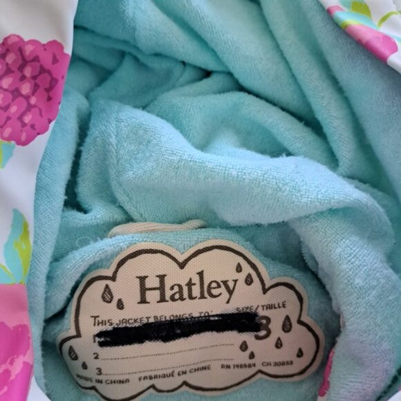 Hatley strawberry raspberry white pink girl raincoat, lined terry size 3 rain - Picture 3 of 8